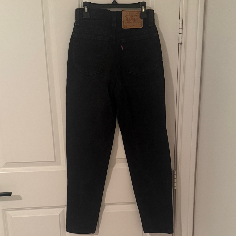 Levi's Women's High Rise Black Jeans - Picture 2 of 2